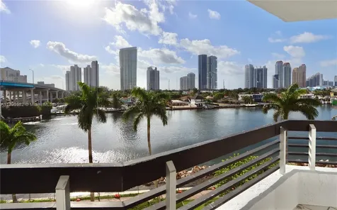 19195 NE 36th Court Aventura FL 33180