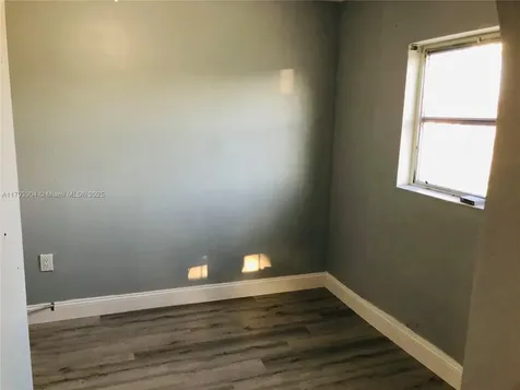 5045 NW 186th Street Miami Gardens FL 33055