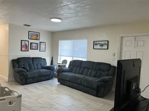5045 NW 186th Street Miami Gardens FL 33055