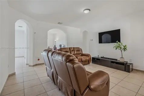 5123 SW 160th Avenue Miami FL 33185