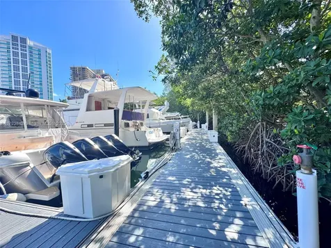 3575 Mystic Pointe Drive Slip 99 Aventura FL 33180