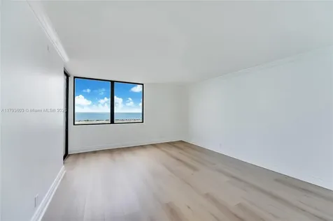 1581 Brickell Avenue Miami FL 33129