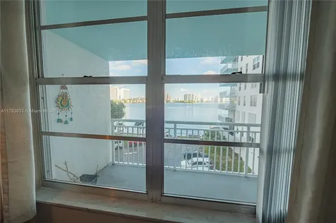 301 174th Street Sunny Isles Beach FL 33160