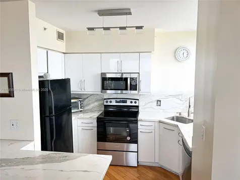 1330 West Avenue Miami Beach FL 33139