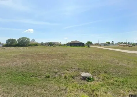 2710 NW 7 Th Place Cape Coral FL 33993