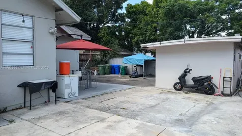 248 SW 18th Court Miami FL 33135