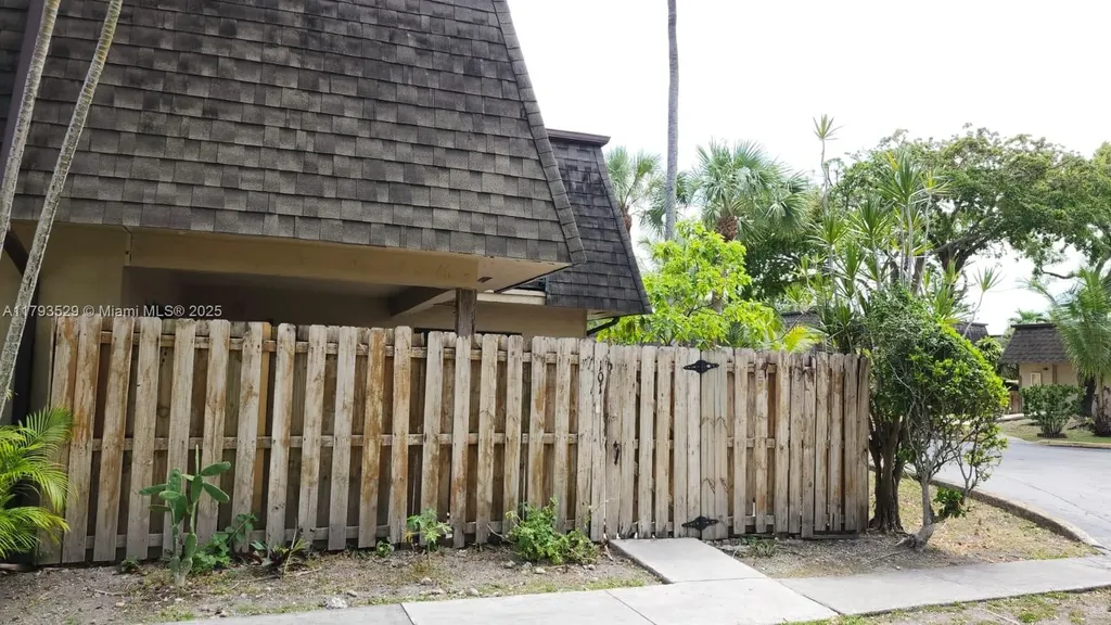 14293 SW 94th Circle Lane Miami FL 33186