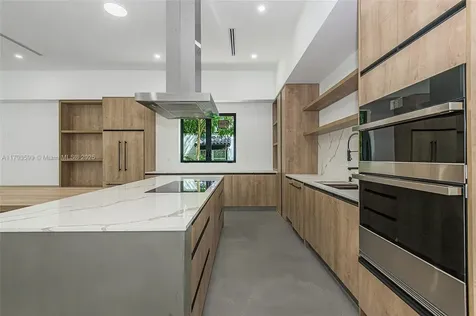 2730 SW 17th Avenue Miami FL 33133