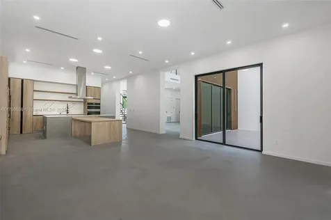 2730 SW 17th Avenue Miami FL 33133