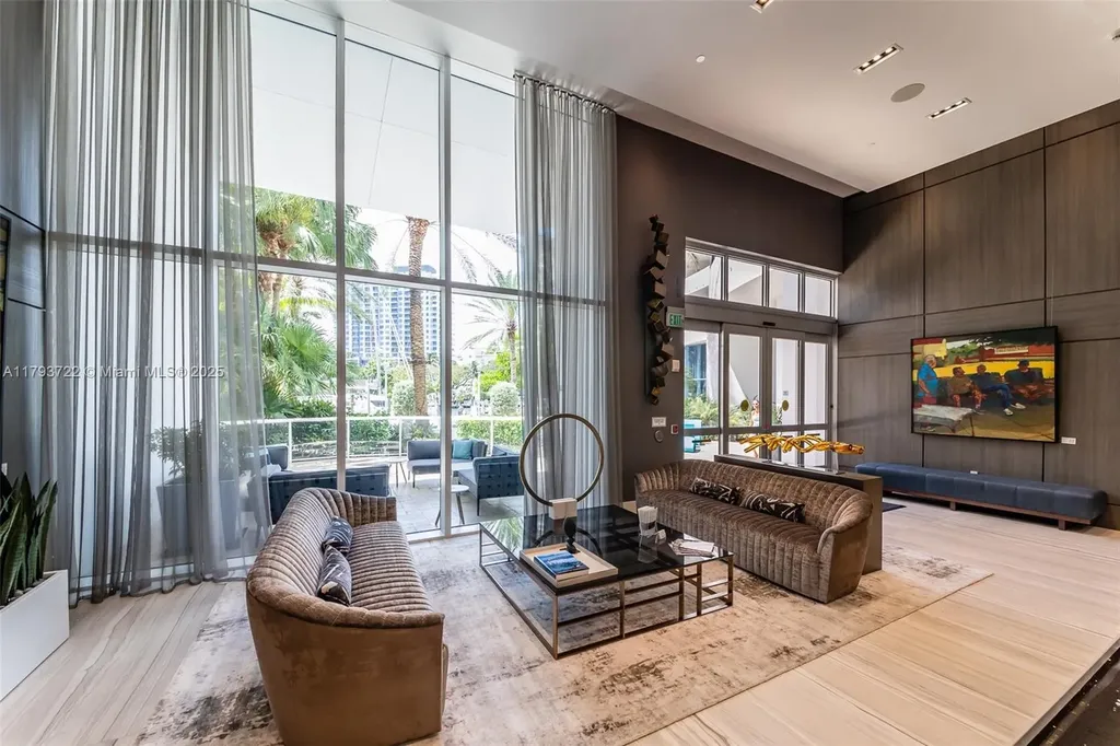 333 Las Olas Way Fort Lauderdale FL 33301