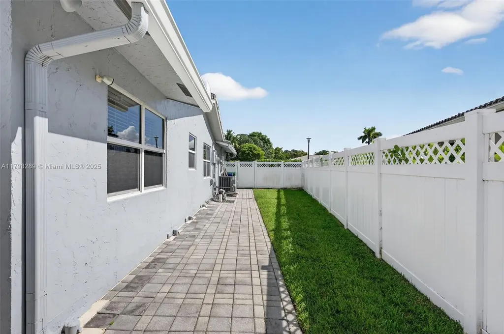 8588 NW 27th Drive Coral Springs FL 33065