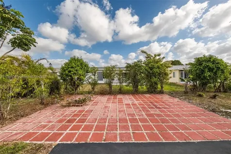 9103 NW 81st Court Tamarac FL 33321