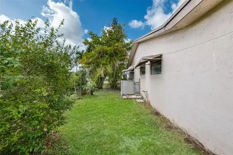 9103 NW 81st Court Tamarac FL 33321