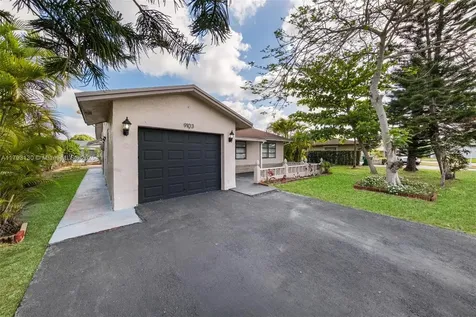 9103 NW 81st Court Tamarac FL 33321