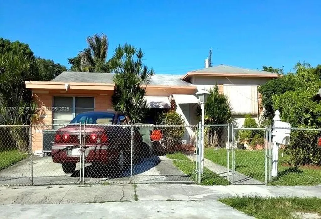 734 NW 1st Street Hallandale Beach FL 33009
