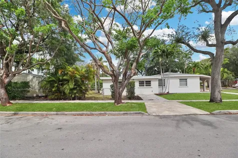 6397 SW 9th Street West Miami FL 33144