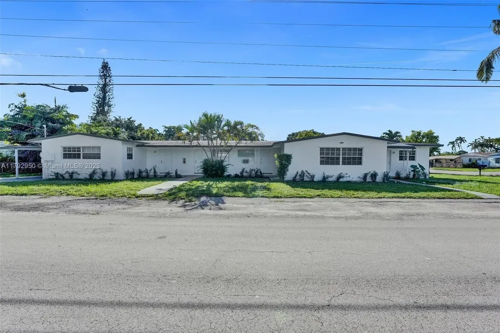 5657 Grant Street Hollywood FL 33021