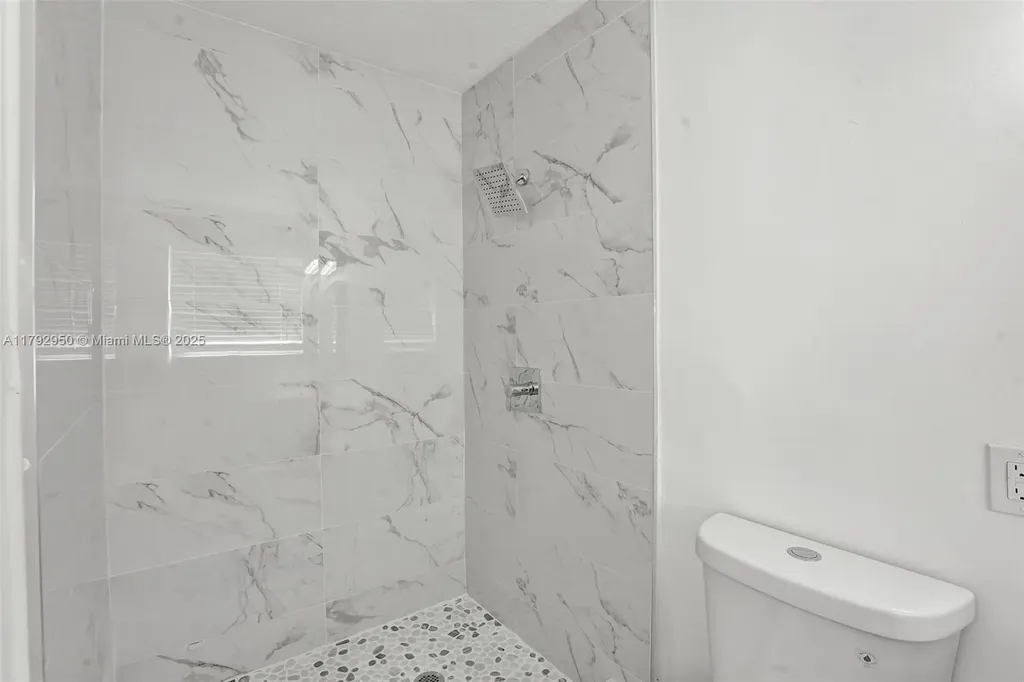 5657 Grant Street Hollywood FL 33021