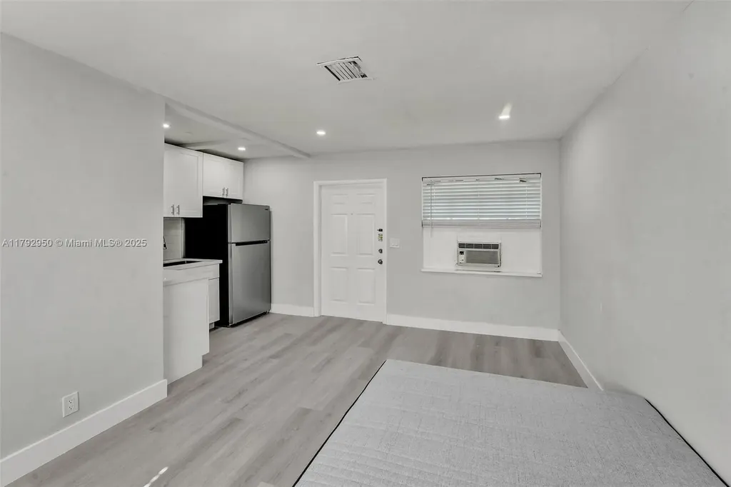 5657 Grant Street Hollywood FL 33021