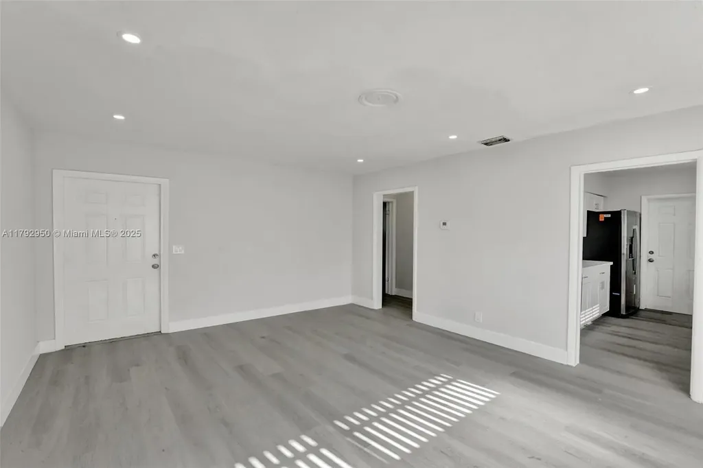 5657 Grant Street Hollywood FL 33021