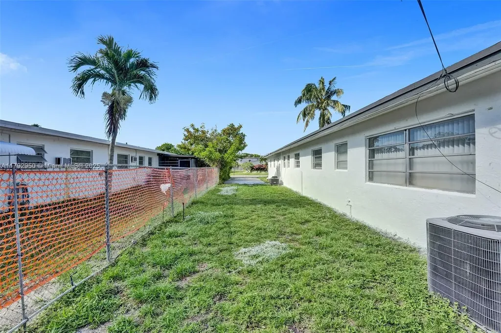 5657 Grant Street Hollywood FL 33021