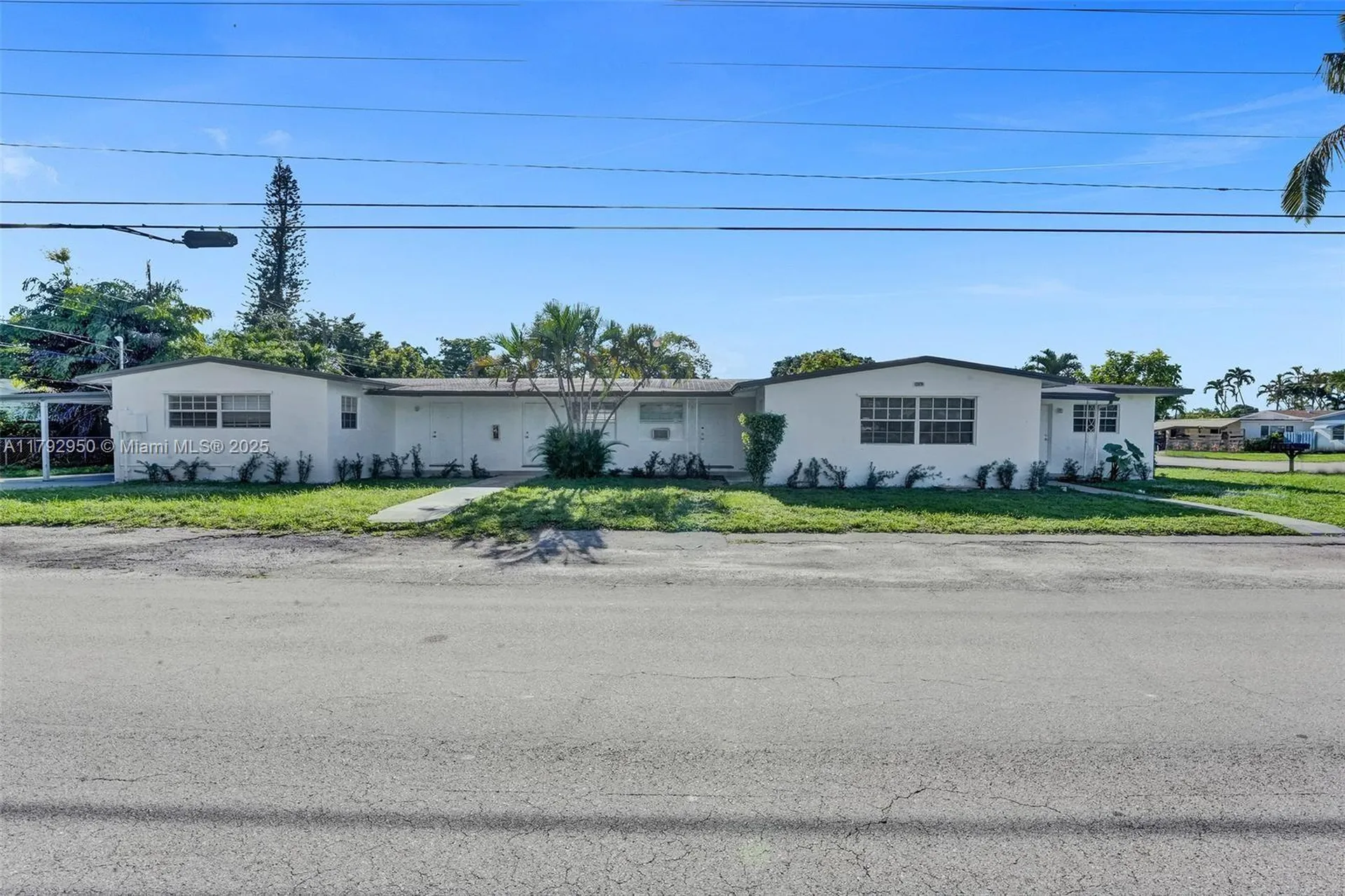 5657 Grant Street Hollywood FL 33021
