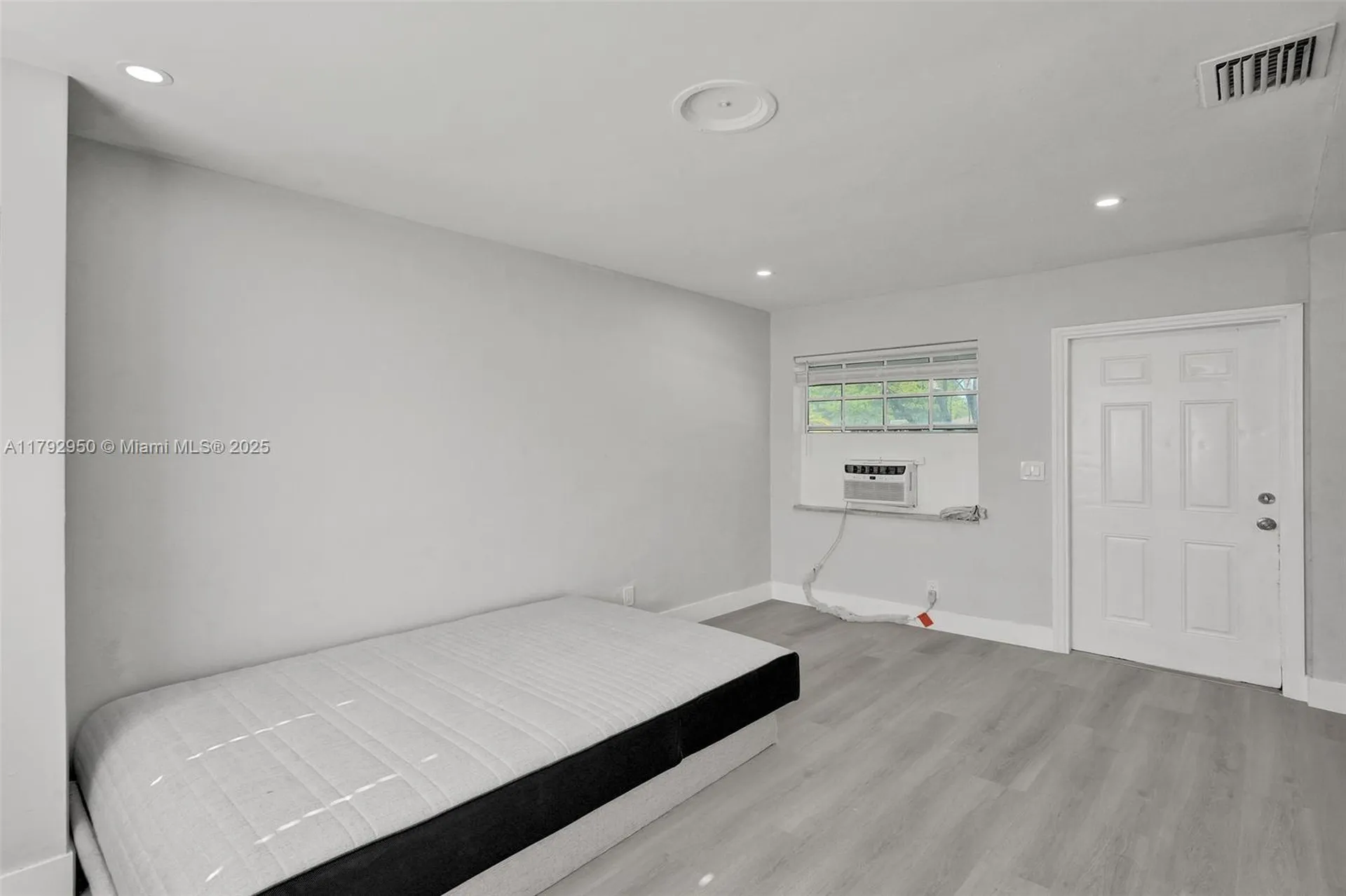 5657 Grant Street Hollywood FL 33021