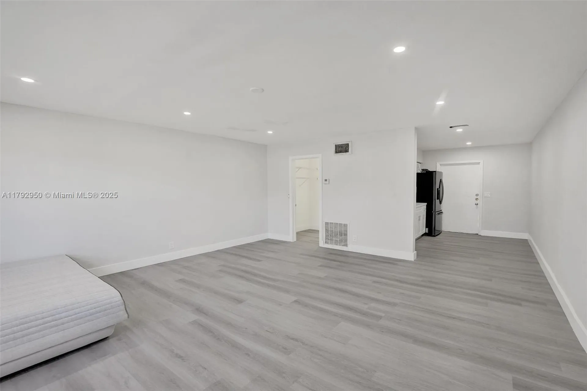 5657 Grant Street Hollywood FL 33021