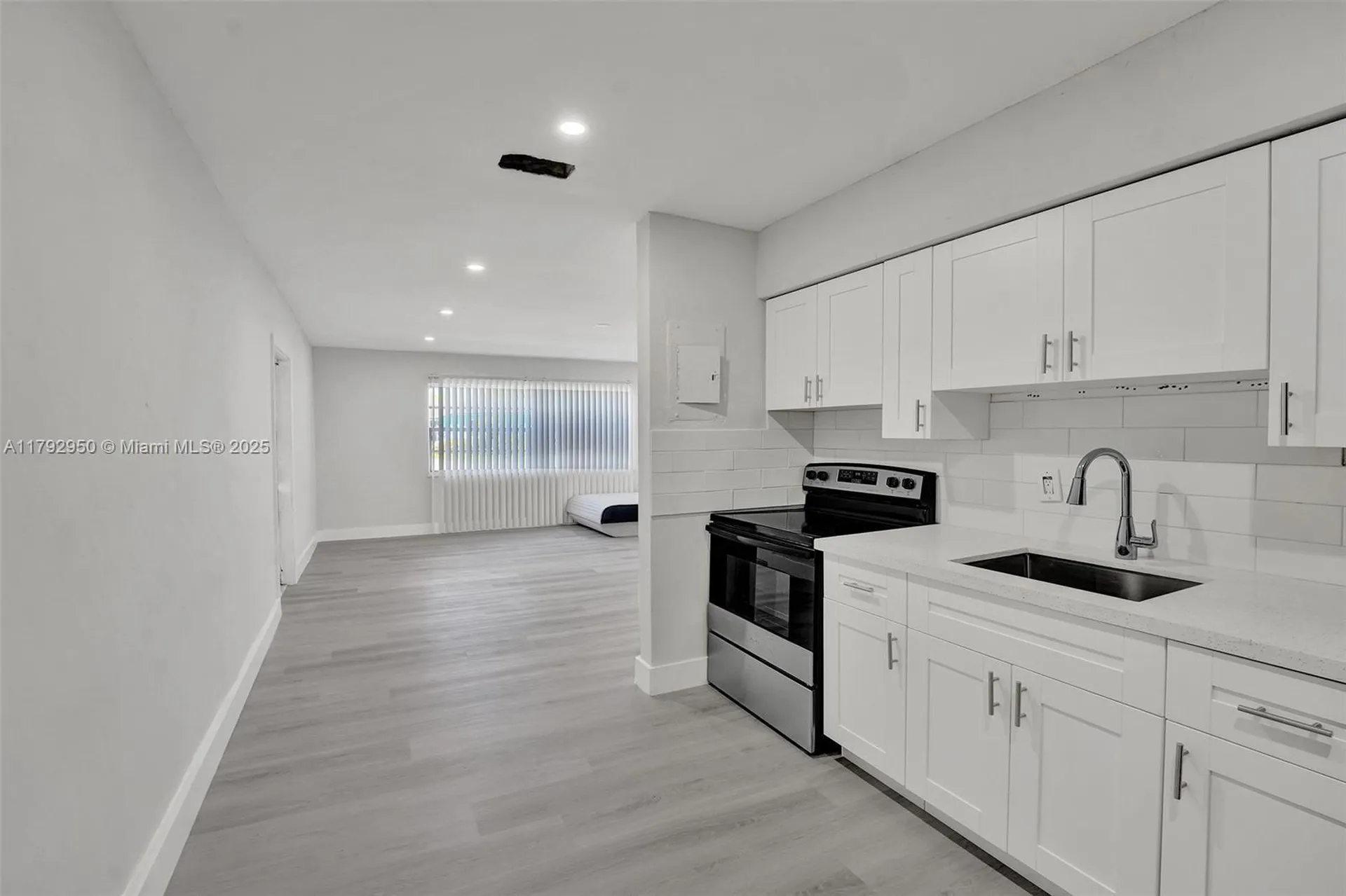5657 Grant Street Hollywood FL 33021