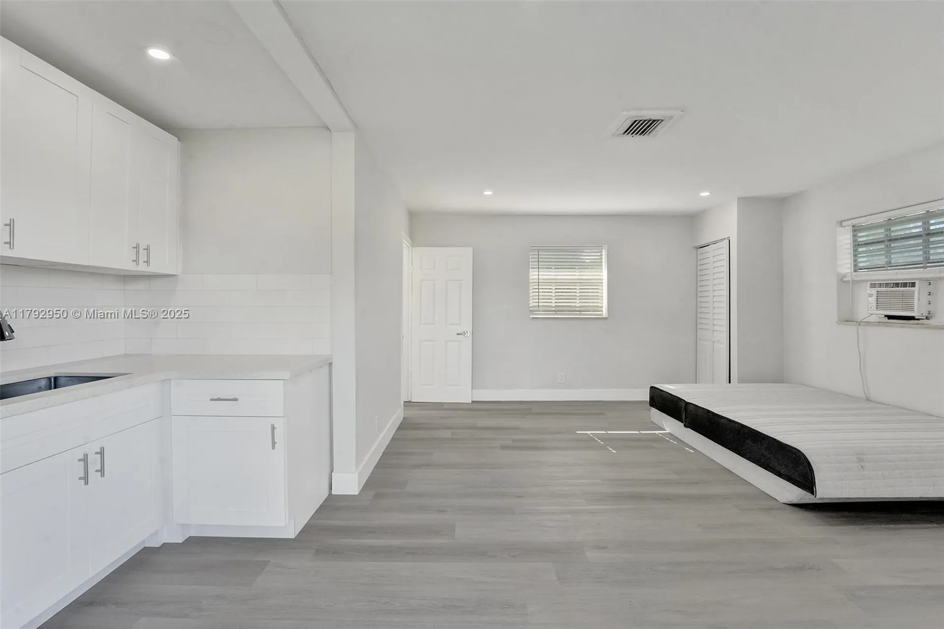 5657 Grant Street Hollywood FL 33021