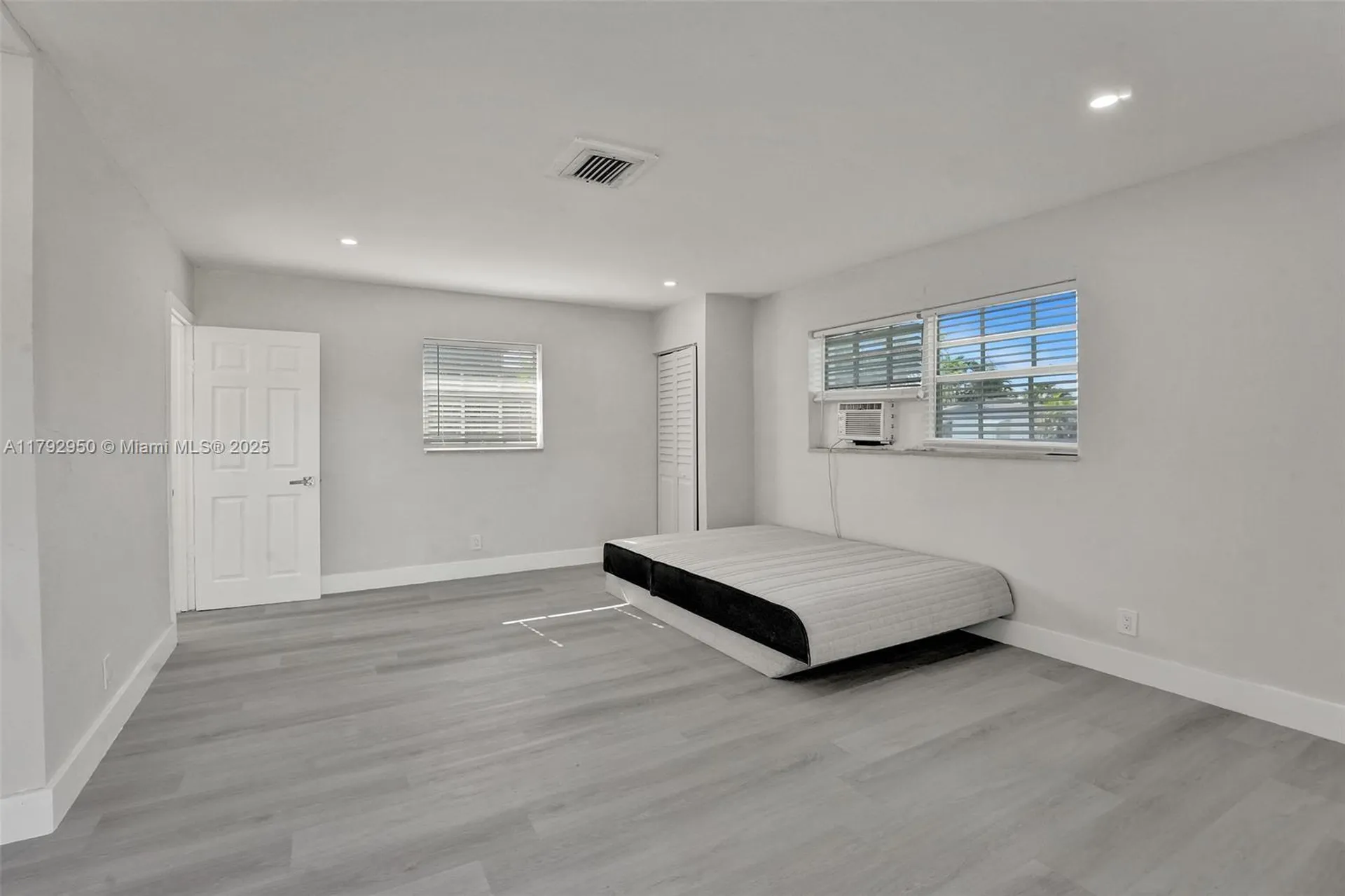 5657 Grant Street Hollywood FL 33021
