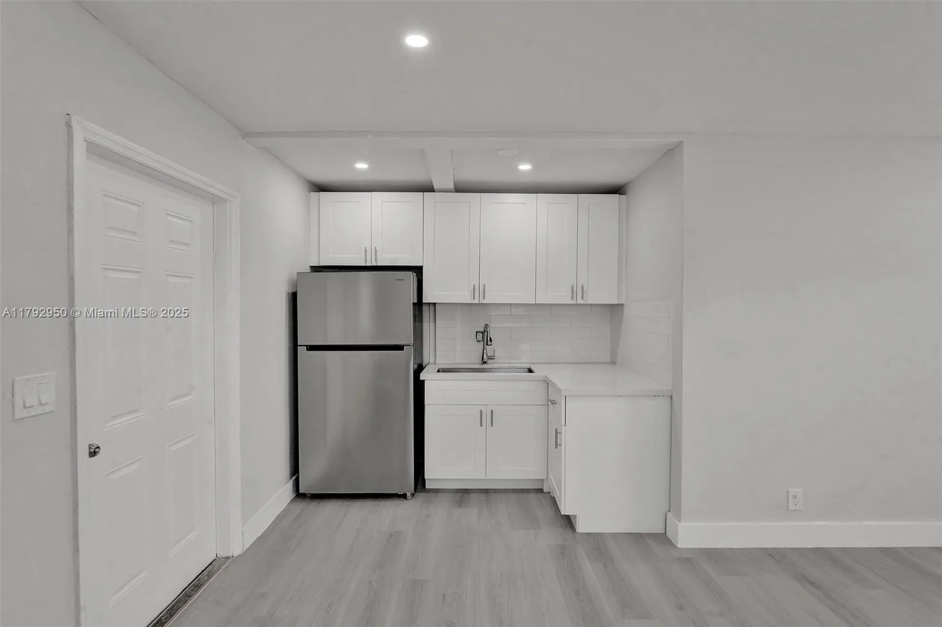 5657 Grant Street Hollywood FL 33021