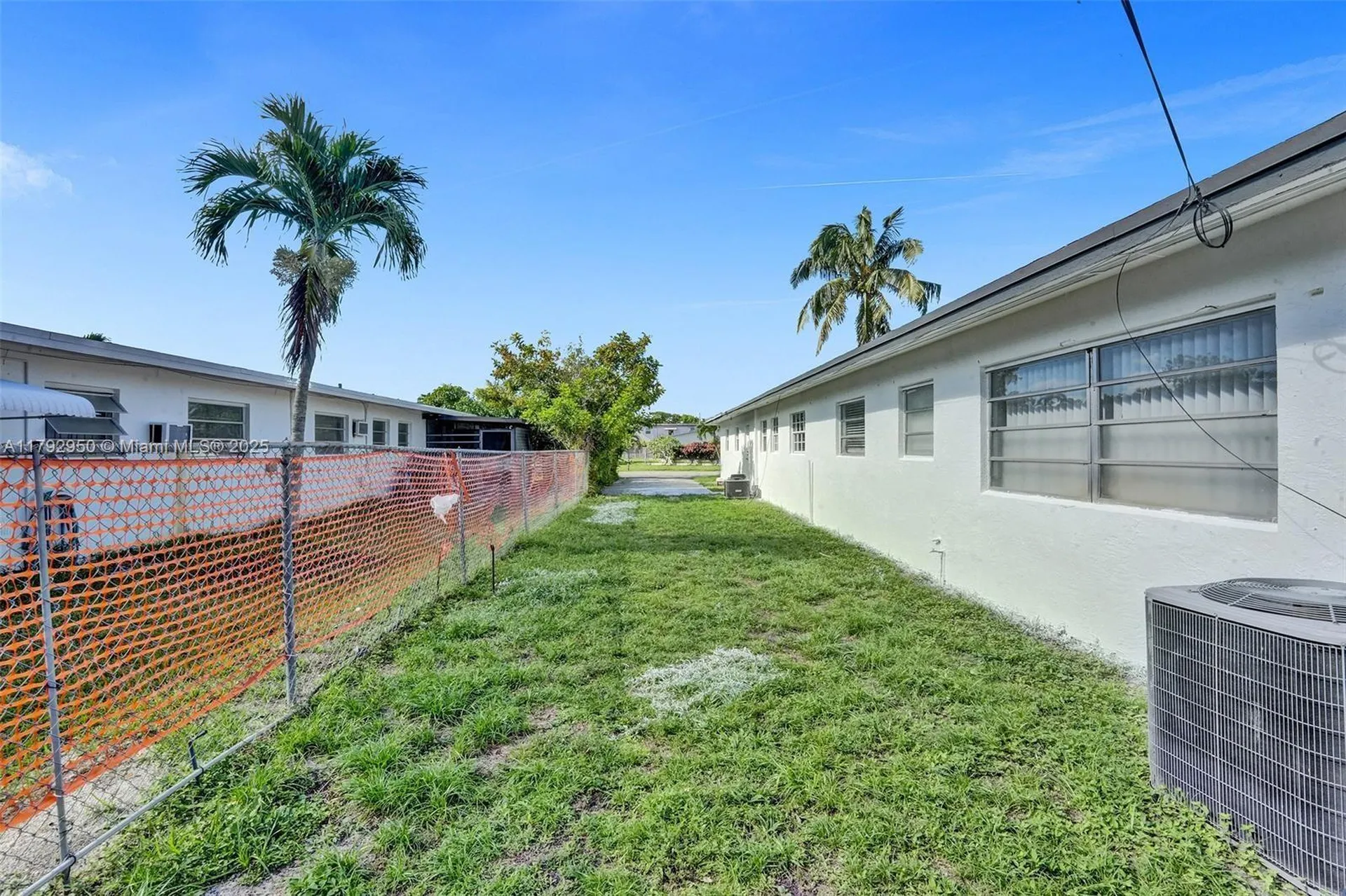 5657 Grant Street Hollywood FL 33021