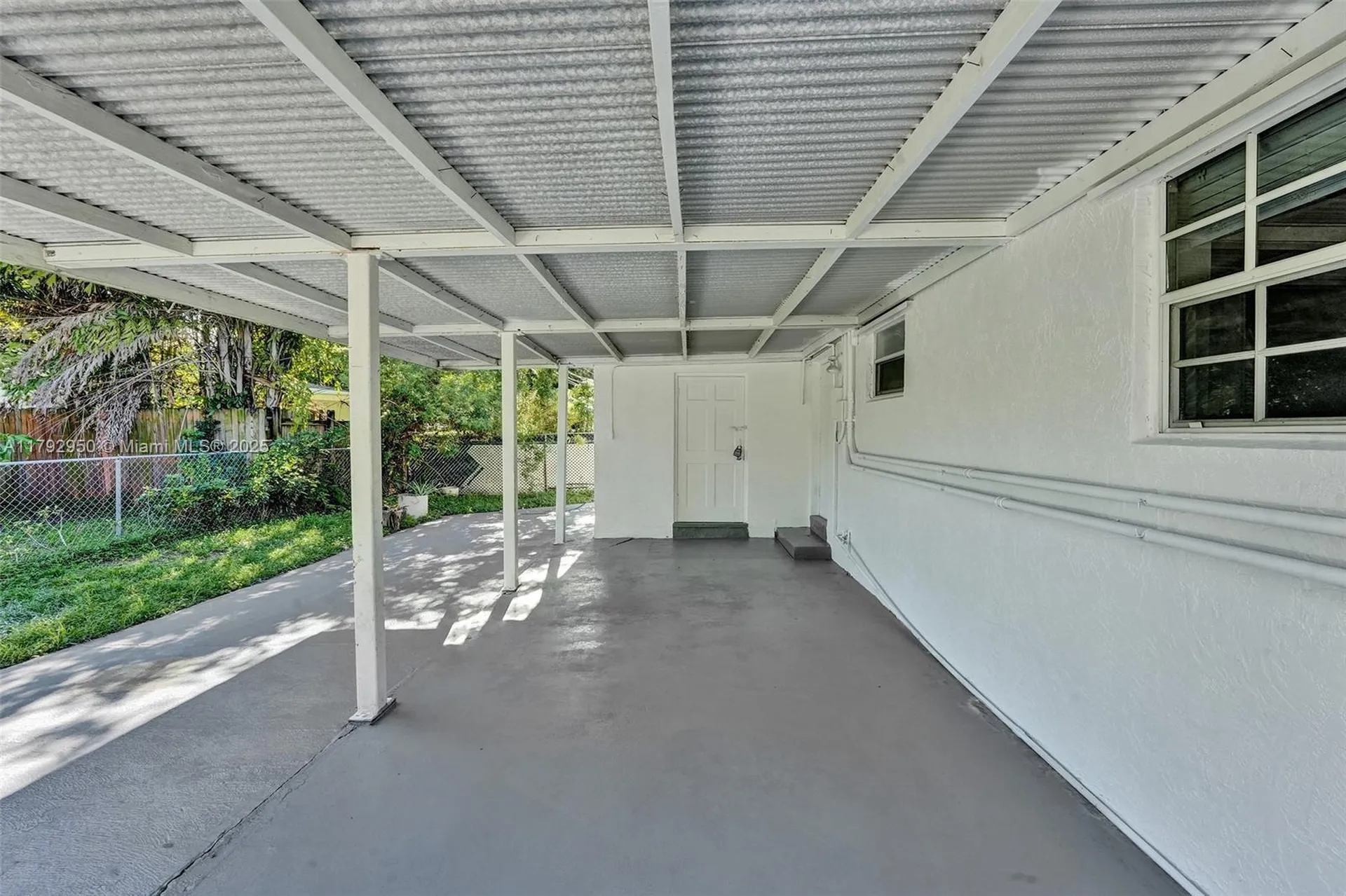 5657 Grant Street Hollywood FL 33021