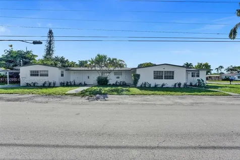 5657 Grant Street Hollywood FL 33021