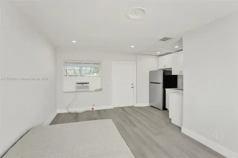 5657 Grant Street Hollywood FL 33021
