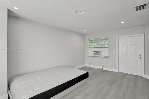5657 Grant Street Hollywood FL 33021