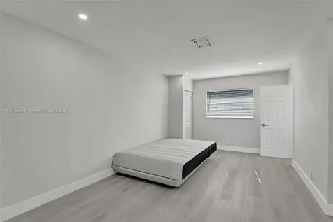 5657 Grant Street Hollywood FL 33021