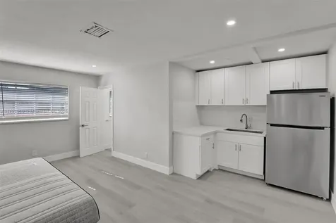 5657 Grant Street Hollywood FL 33021