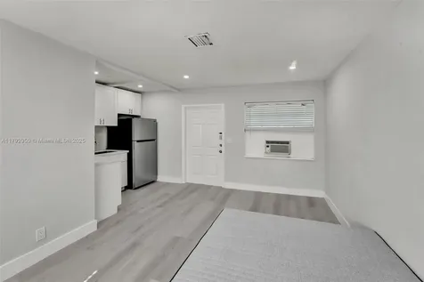 5657 Grant Street Hollywood FL 33021