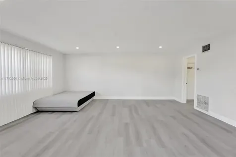 5657 Grant Street Hollywood FL 33021