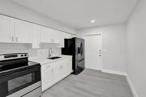 5657 Grant Street Hollywood FL 33021