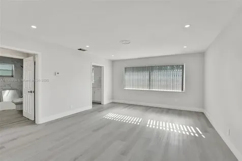 5657 Grant Street Hollywood FL 33021