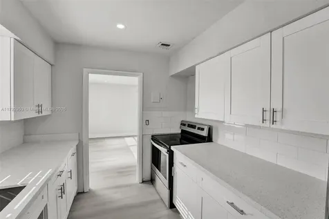 5657 Grant Street Hollywood FL 33021