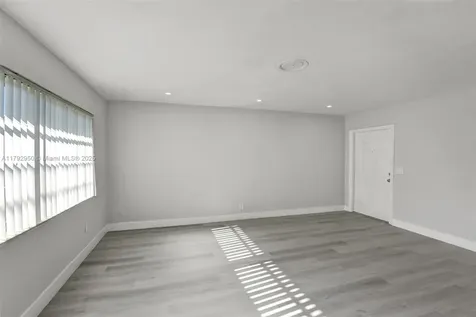 5657 Grant Street Hollywood FL 33021