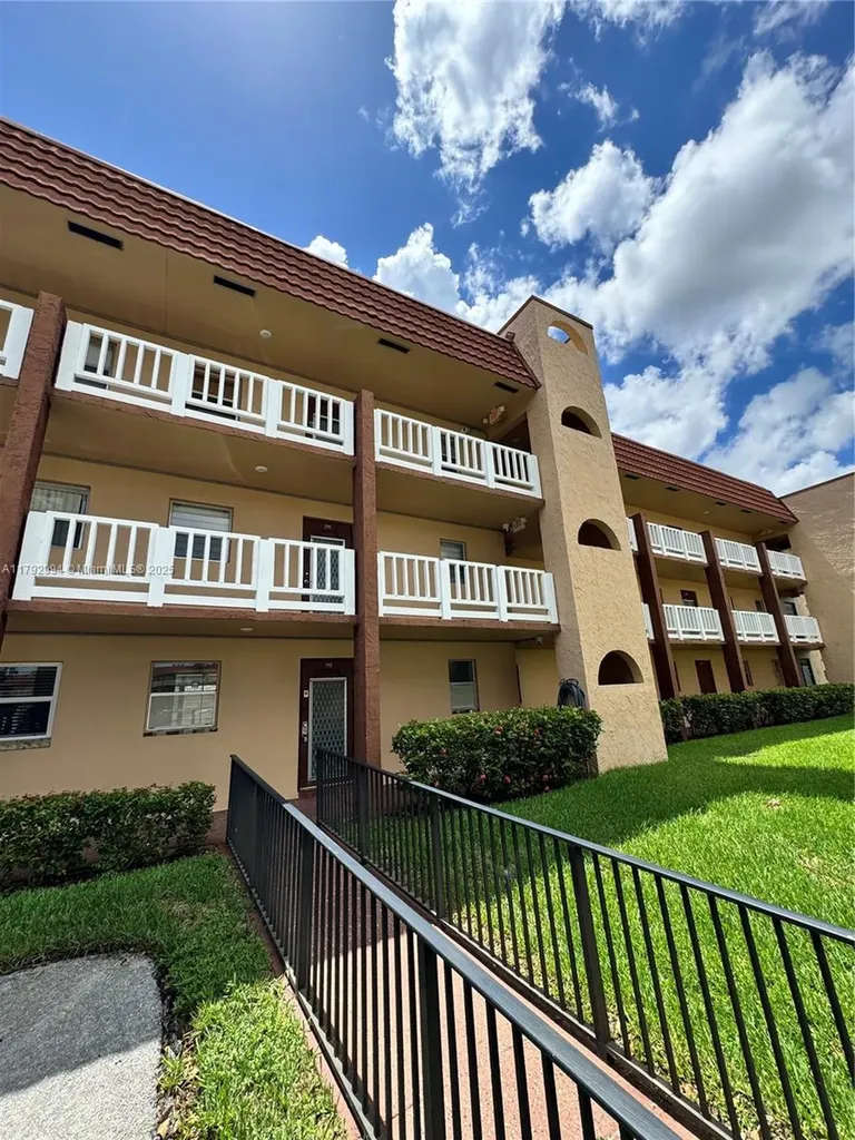 9041 Sunrise Lakes Boulevard Sunrise FL 33322