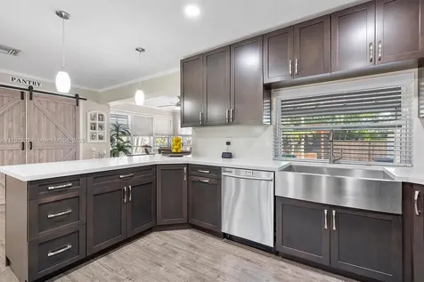 8420 Taft Street Pembroke Pines FL 33024