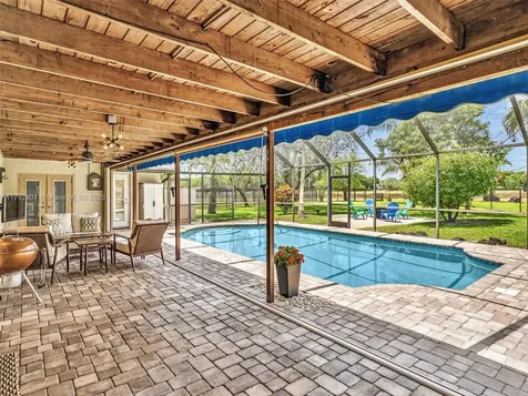 118 SW 100th Terrace Coral Springs FL 33071