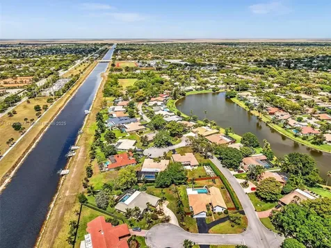 118 SW 100th Terrace Coral Springs FL 33071