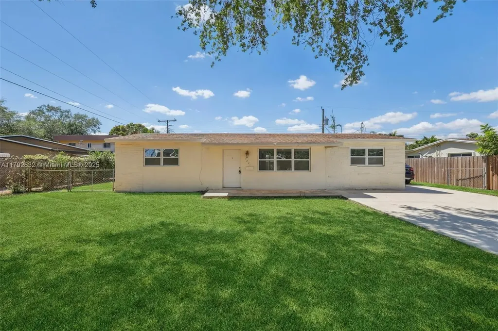 5221 SW 90th Terrace Cooper City FL 33328